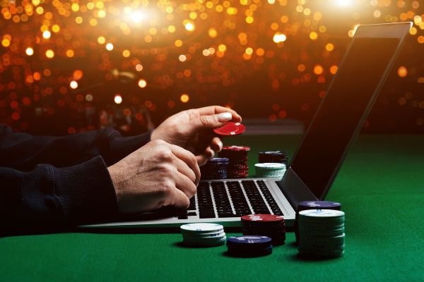 အွန်လိုင်းကတ်ဂိမ်းများ Poker Slots ကစားနည်း